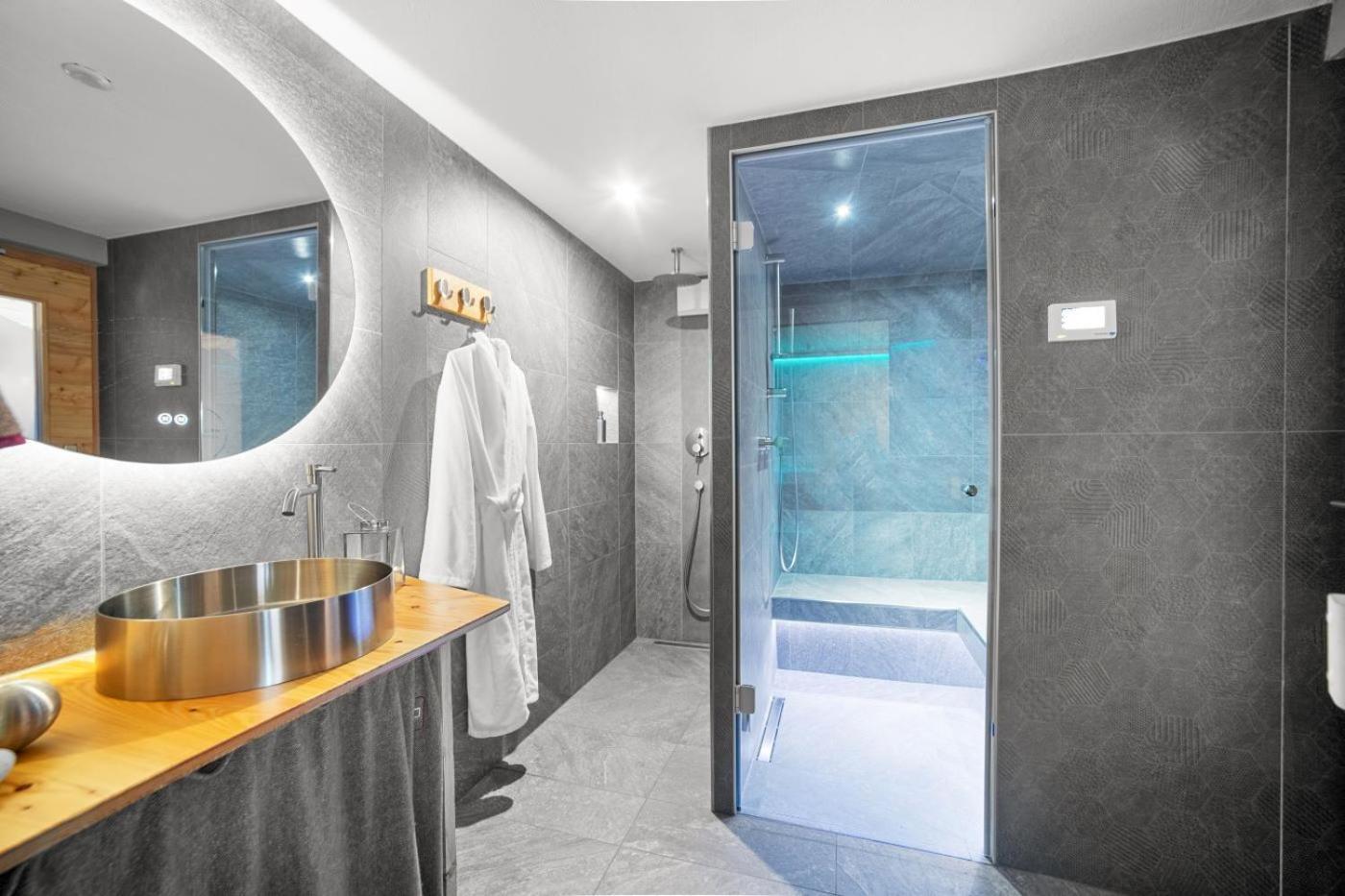 Chalet Diognysos B&B, Boutique Hotel & Wellness Crans-Montana Bagian luar foto